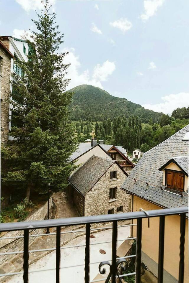Casa Begona - Wifi Sencillo Y Acogedor Apartamento Sallent de Gállego Exterior foto